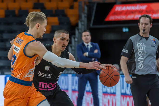 步动作都可 步动作都可