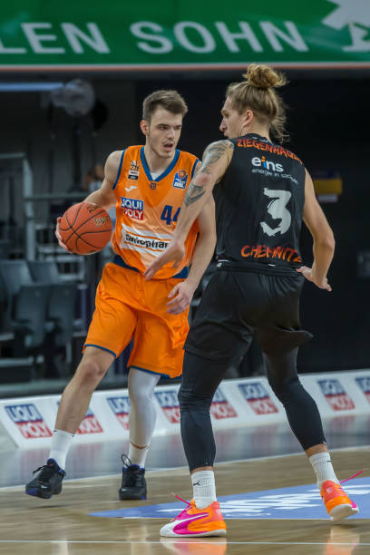 以其青训系 以其青训系