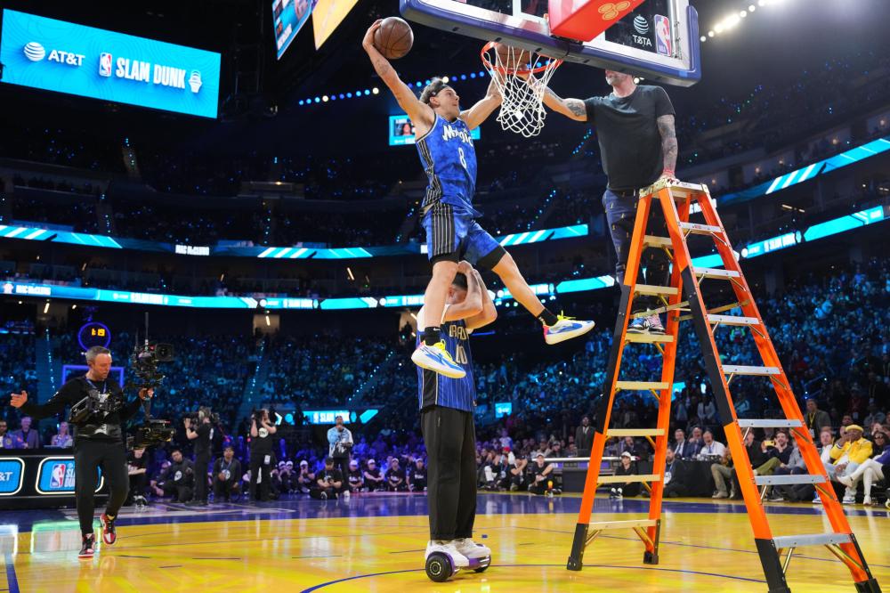 他明显被德 他明显被德